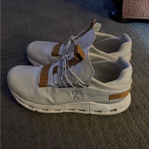 OnCloud Cloudnova Mens Size 11 White and Pecan Like New